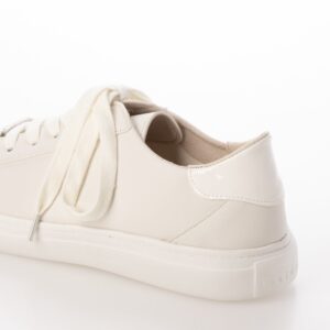 Acrux/アクルス （E White）エナメルスクエアトウ厚底スニーカー