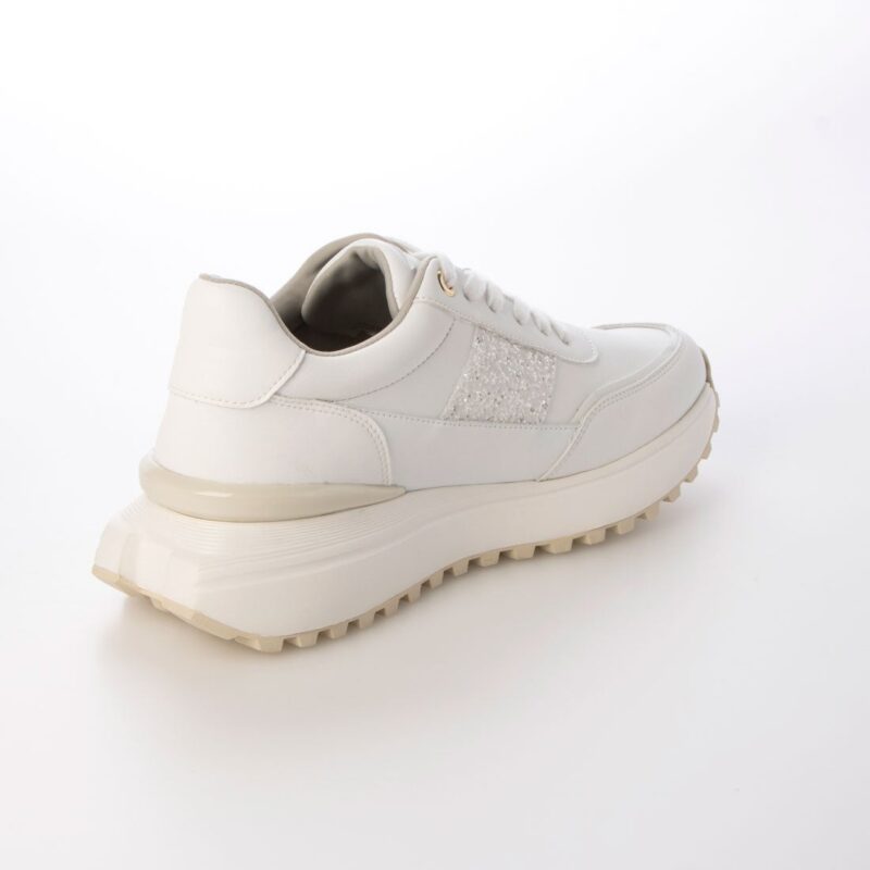 Isara/イサラ（White）キルティングボリュームスニーカー