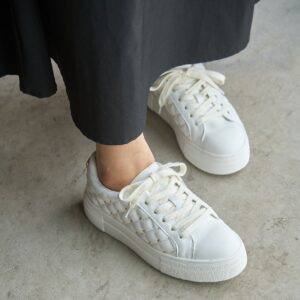 【light】Pluto/プルート（White）チャームオンキルティングスリッポン