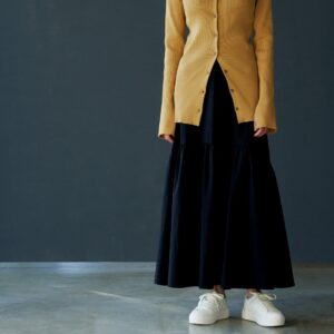 【light】Pluto/プルート（White）チャームオンキルティングスリッポン