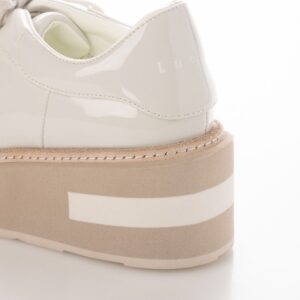 Dalim/ダリム（Beige）スタッズペニーローファー