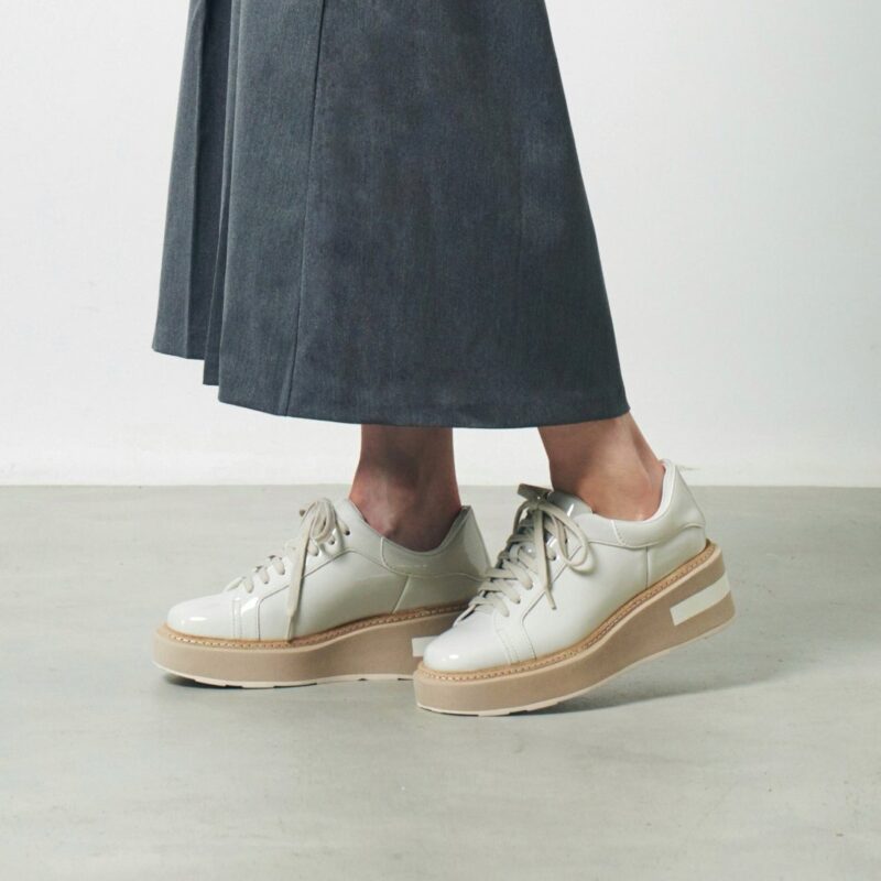 Dalim/ダリム（Beige）スタッズペニーローファー