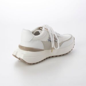Isara/イサラ（White）キルティングボリュームスニーカー
