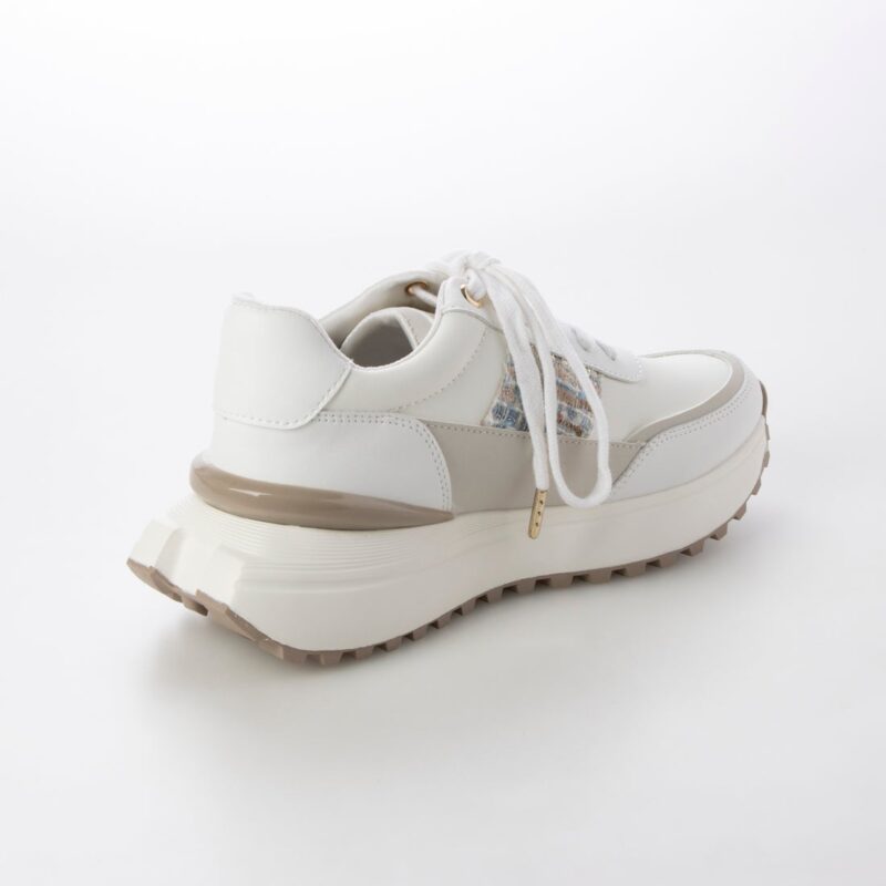 Isara/イサラ（White）キルティングボリュームスニーカー