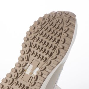 Isara/イサラ（White）キルティングボリュームスニーカー