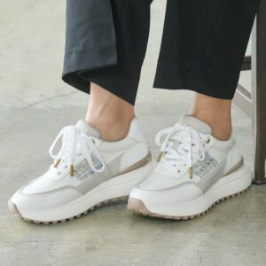 Isara/イサラ（White）キルティングボリュームスニーカー