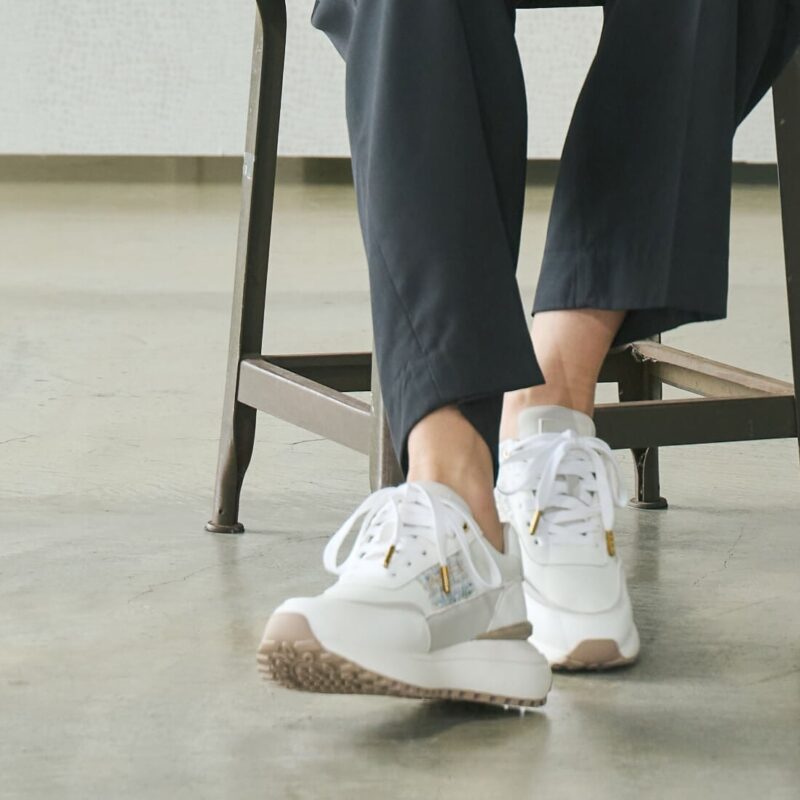 Isara/イサラ（White）キルティングボリュームスニーカー