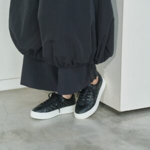 【light】Pluto/プルート（Black）チャームオンキルティングスリッポン