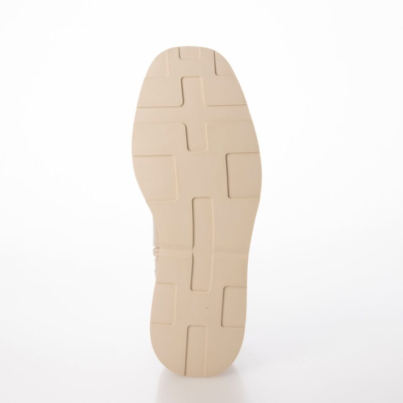 Acrux/アクルス （E Beige）エナメルスクエアトウ厚底スニーカー