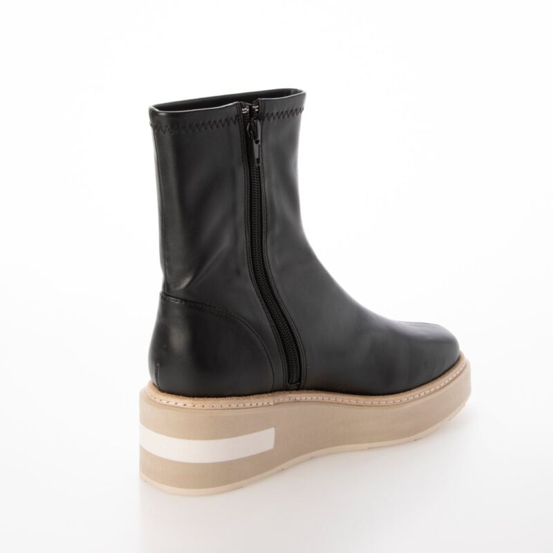 Acrux/アクルス （E Black）エナメルスクエアトウ厚底スニーカー