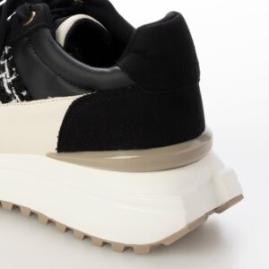 Isara/イサラ（Black）キルティングボリュームスニーカー