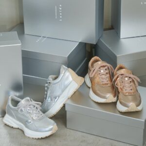 【5周年限定】Acrux/アクルス （Silver）エナメルスクエアトウ厚底スニーカー