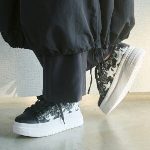 Enif/エニフ（Black）デザインカットプラットフォームスニーカー